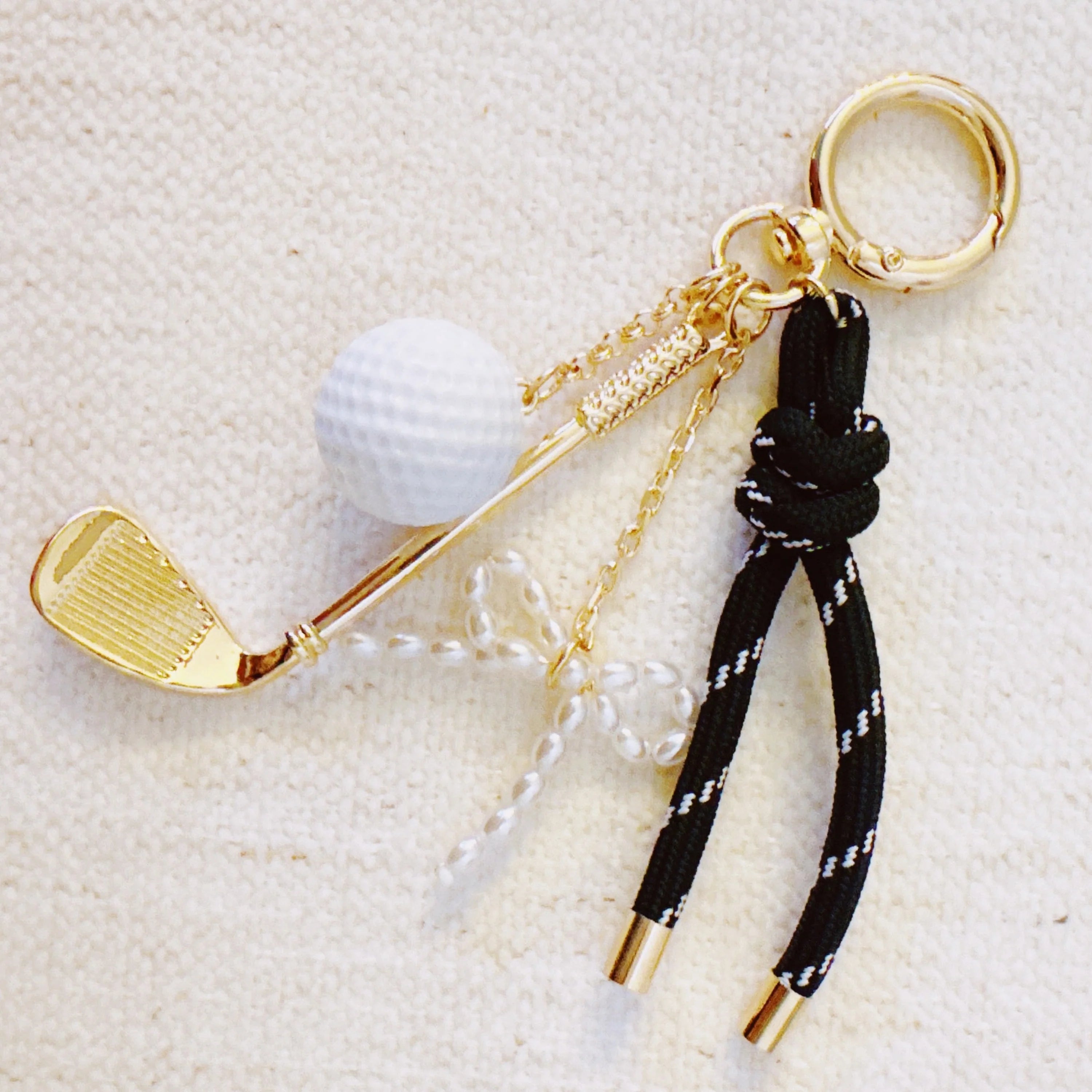 The Par Tee Charm: Forest Green & Gold Luxury Golf Bag Accessory